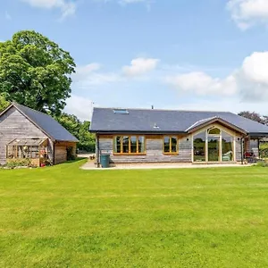 https://peaceful-pretty-cottage-with-fabulous-rural-views-and.yorkshirehotels.net
